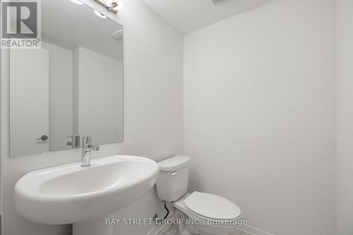 60 - 31 Honeycrisp Crescent, Vaughan, ON - Indoor Photo Showing Bathroom