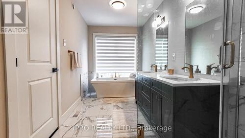 150 Sycamore Street, Blue Mountains, ON - Indoor Photo Showing Bathroom