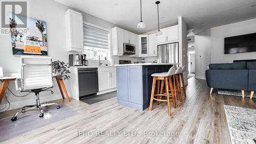 150 Sycamore Street, Blue Mountains, ON - Indoor Photo Showing Kitchen