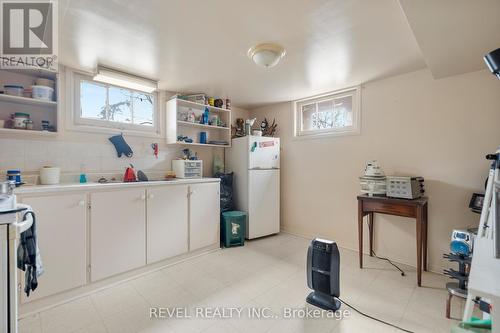 496 Carlton Street, St. Catharines, ON - Indoor Photo Showing Laundry Room