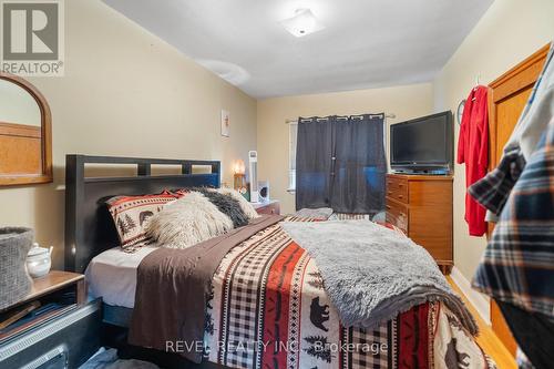 496 Carlton St, St. Catharines, ON - Indoor Photo Showing Bedroom