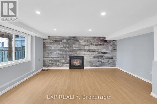 87 Green Vista Dr, Cambridge, ON - Indoor With Fireplace