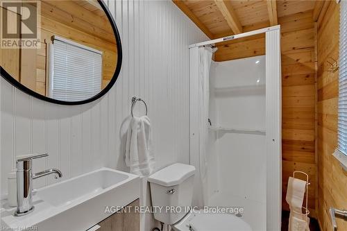 21 Oriole Road, Kawartha Lakes, ON - Indoor Photo Showing Bathroom