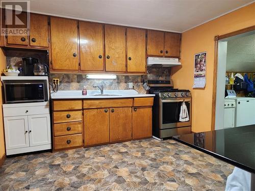 74 Lemuel Street, Thamesville, ON - Indoor Photo Showing Kitchen