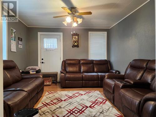 74 Lemuel Street, Thamesville, ON - Indoor Photo Showing Living Room