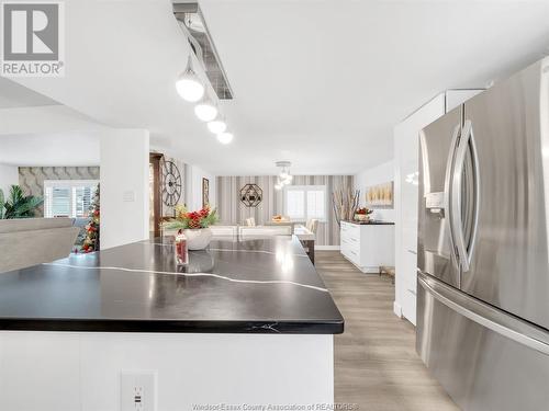 11 Maple, Mcgregor, ON - Indoor Photo Showing Kitchen