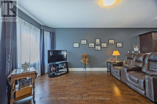 19 Kantor Court, St. Thomas, ON - Indoor Photo Showing Living Room