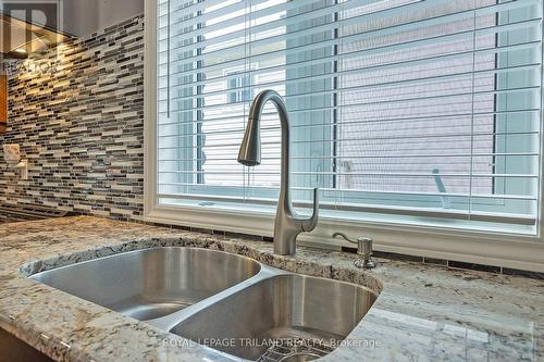 19 Kantor Court, St. Thomas, ON - Indoor Photo Showing Kitchen With Double Sink