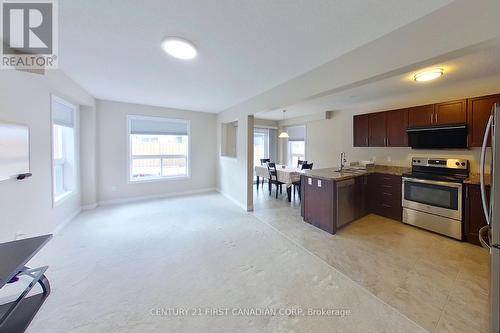 #1 -910 Reeves Ave, London, ON - Indoor Photo Showing Kitchen
