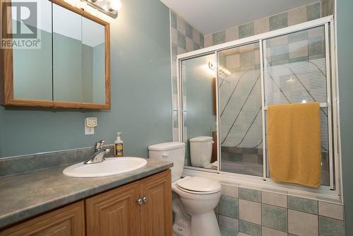 6 North Side Crescent, Clarke'S Beach, NL - Indoor Photo Showing Bathroom