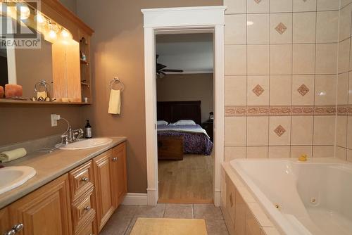 6 North Side Crescent, Clarke'S Beach, NL - Indoor Photo Showing Bathroom