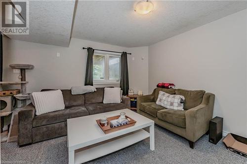 95 Halls Drive, Elora, ON - Indoor Photo Showing Living Room