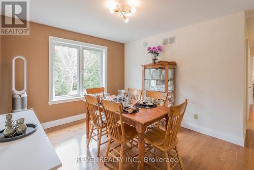 7 Pigeonview Street, Kawartha Lakes, ON - Indoor Photo Showing Dining Room