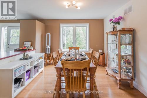 7 Pigeonview Street, Kawartha Lakes, ON - Indoor Photo Showing Dining Room