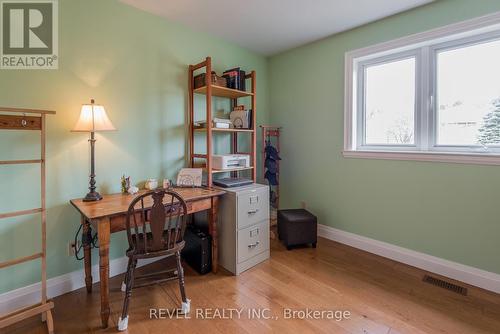 7 Pigeonview Street, Kawartha Lakes, ON - Indoor Photo Showing Office