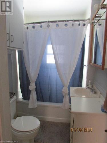 376 26Th Street W, Owen Sound, ON - Indoor Photo Showing Bathroom