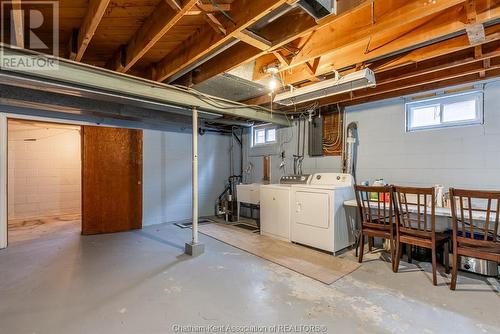 55 Faircourt Avenue, Chatham, ON - Indoor Photo Showing Laundry Room