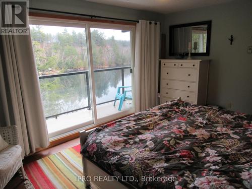 1063 Lakeview Rd, Muskoka Lakes, ON - Indoor Photo Showing Bedroom