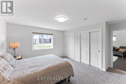 52 Bur Oak Drive, Thorold, ON - Indoor Photo Showing Bedroom