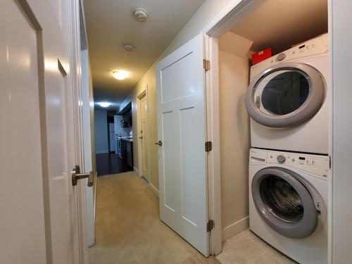167Xx 22A Avenue, Surrey, BC - Indoor Photo Showing Laundry Room