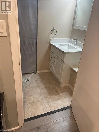 1021 Falgarwood Drive Unit# Bsmt, Oakville, ON - Indoor Photo Showing Bathroom