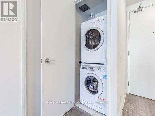 4812 - 181 Dundas Street E, Toronto, ON - Indoor Photo Showing Laundry Room