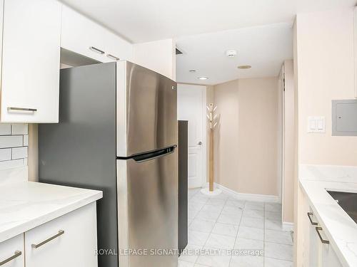 802-38 Elm St, Toronto, ON - Indoor Photo Showing Kitchen With Double Sink