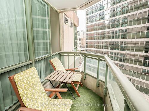 802-38 Elm St, Toronto, ON - Outdoor With Balcony With Exterior