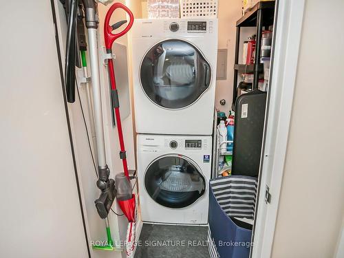 802-38 Elm St, Toronto, ON - Indoor Photo Showing Laundry Room