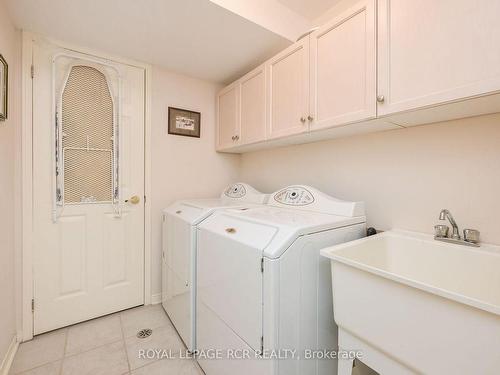 147 Riverview Rd, New Tecumseth, ON - Indoor Photo Showing Laundry Room