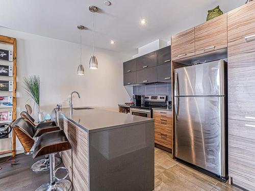 Cuisine - 1502-1400 Rue Lucien-Paiement, Laval (Laval-Des-Rapides), QC - Indoor Photo Showing Kitchen With Upgraded Kitchen