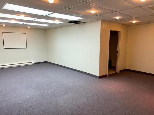 Salle de confÃ©rence - 1212 Rue De L'Église, Saint-Félix-De-Kingsey, QC - Indoor Photo Showing Basement