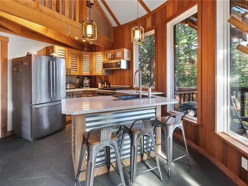 1015 Peninsula Rd, Ucluelet, BC 