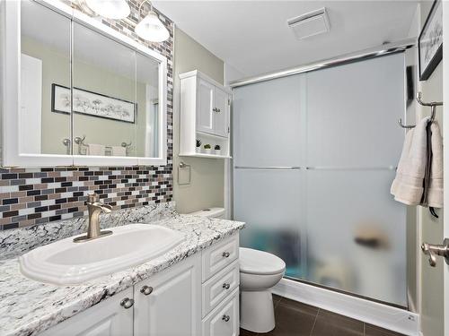 216-4971 Songbird Pl, Nanaimo, BC - Indoor Photo Showing Bathroom