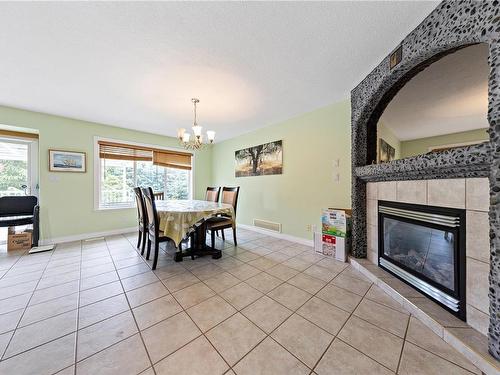 6046 Montgomery Way, Nanaimo, BC - Indoor With Fireplace