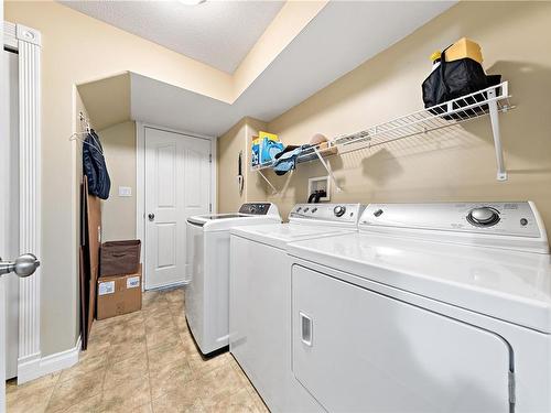 6046 Montgomery Way, Nanaimo, BC - Indoor Photo Showing Laundry Room