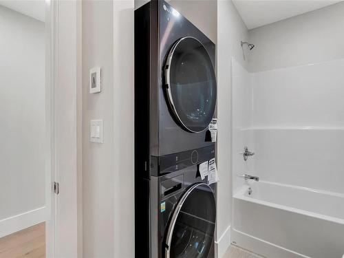 256 Superior St, Victoria, BC - Indoor Photo Showing Laundry Room