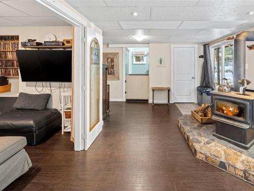 3708 Renfrew Rd, Shawnigan Lake, BC - Indoor Photo Showing Bedroom