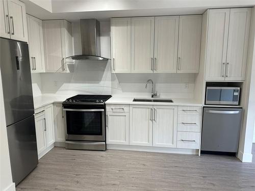 Ph16-4380 Lakeshore Road, Kelowna, BC - Indoor Photo Showing Kitchen