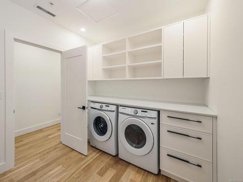 119-463 Hirst Ave, Parksville, BC - Indoor Photo Showing Laundry Room