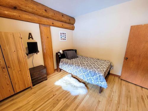 6511 Sproule Creek Road, Nelson, BC - Indoor Photo Showing Bedroom