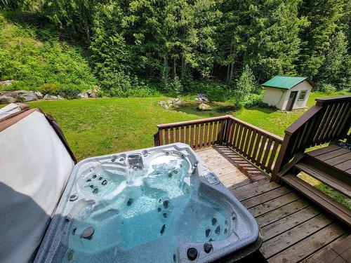 6511 Sproule Creek Road, Nelson, BC - Outdoor With Deck Patio Veranda