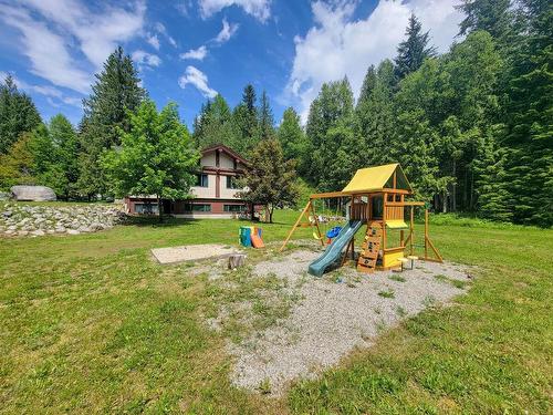 6511 Sproule Creek Road, Nelson, BC - Outdoor With Backyard