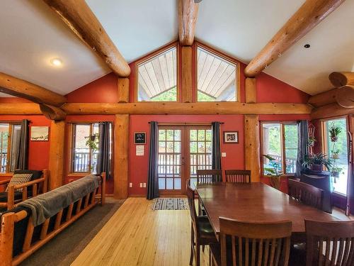6511 Sproule Creek Road, Nelson, BC - Indoor Photo Showing Dining Room