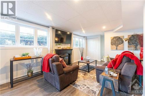 28 Mill Entrance Street, Hawkesbury, ON - Indoor Photo Showing Living Room