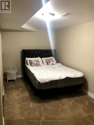 5571 Spangler Drive N, Mississauga, ON - Indoor Photo Showing Bedroom