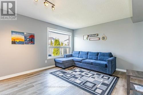 1238 Darnley Blvd, London, ON - Indoor Photo Showing Living Room