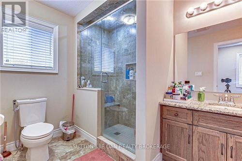 2310 Callingham Dr, London, ON - Indoor Photo Showing Bathroom