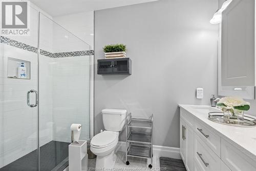 1622 Cypress, Windsor, ON - Indoor Photo Showing Bathroom