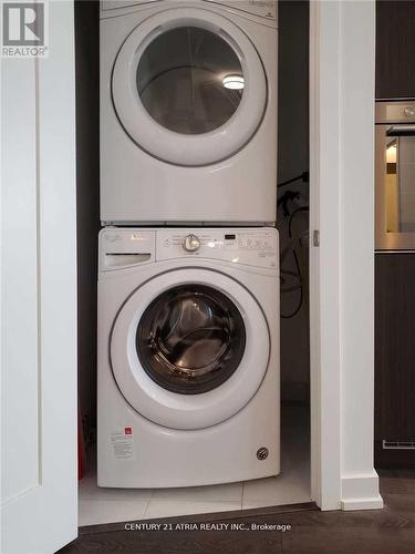 2807 - 10 York Street, Toronto, ON - Indoor Photo Showing Laundry Room